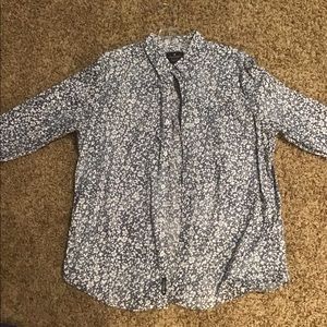 American Eagle long sleeve button down shirt